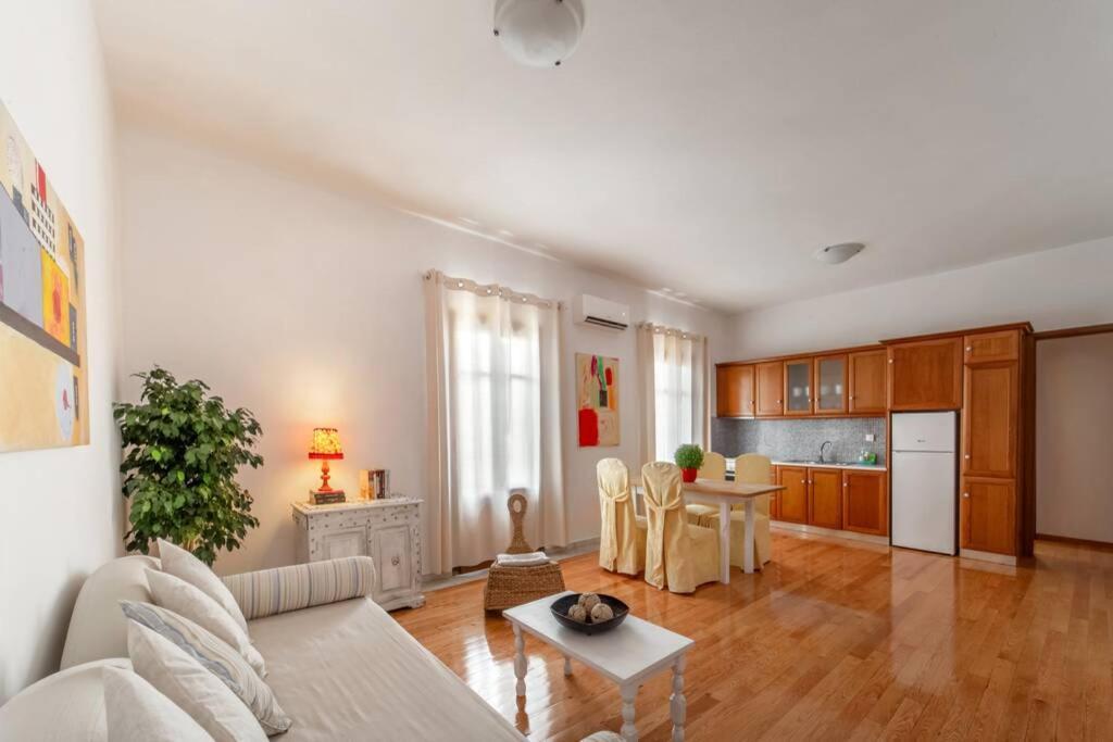 Seaview Stylish Flat In Andros - Walk To Beach Εξωτερικό φωτογραφία